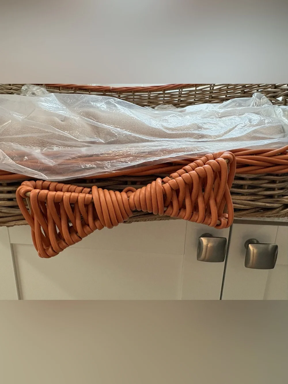 PAMPER YOUR PET- NWT Wicker Pet Bed with Brown Trim